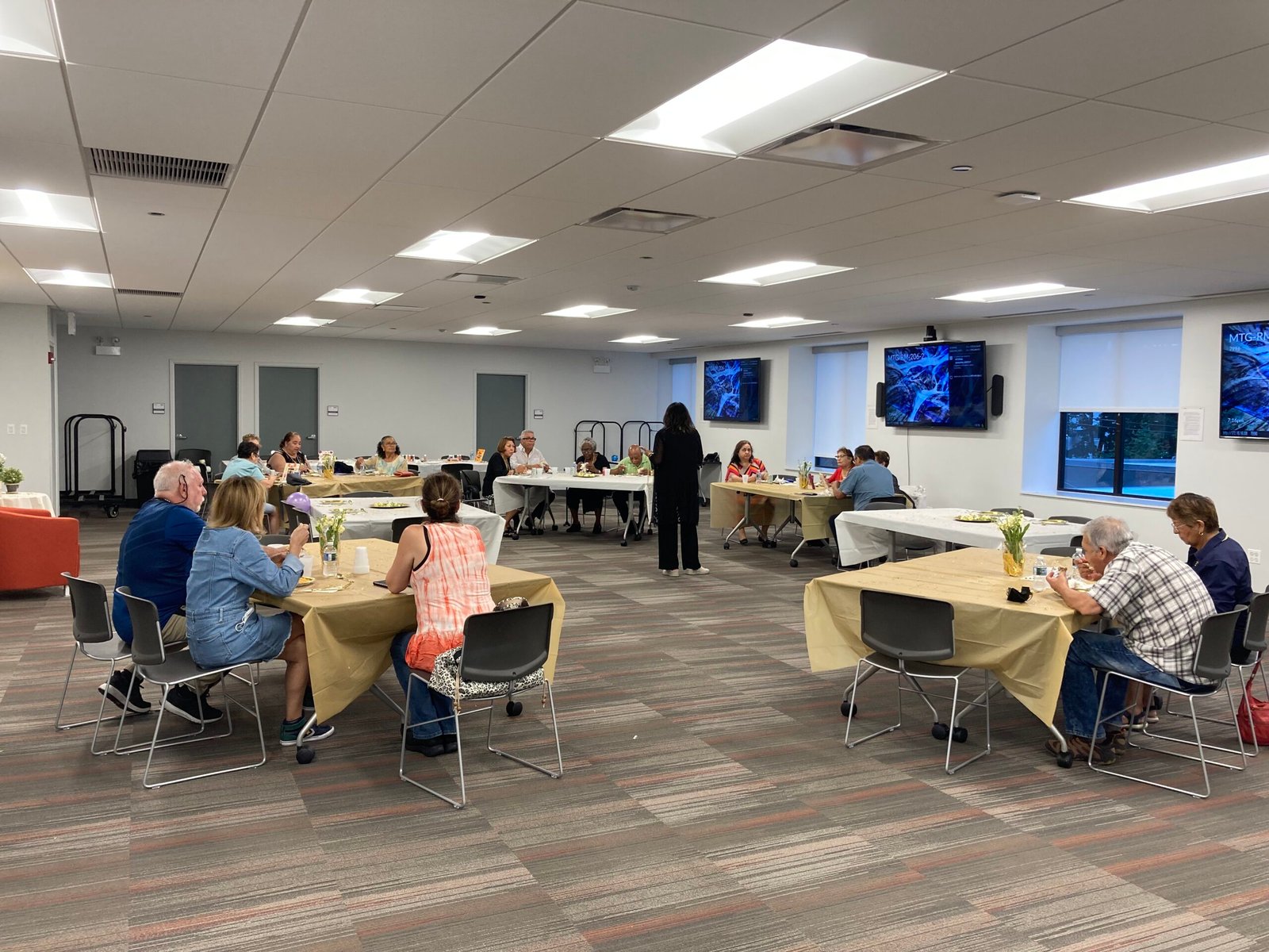 Los Anos Dorados - Meeting