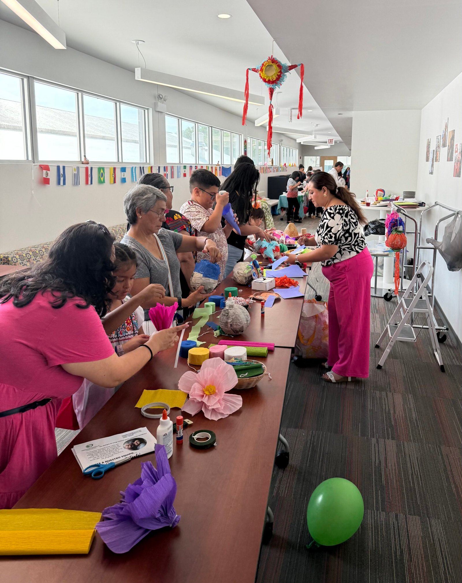 Mes de la herencia Hispana sep 20 2025 taller pinatas